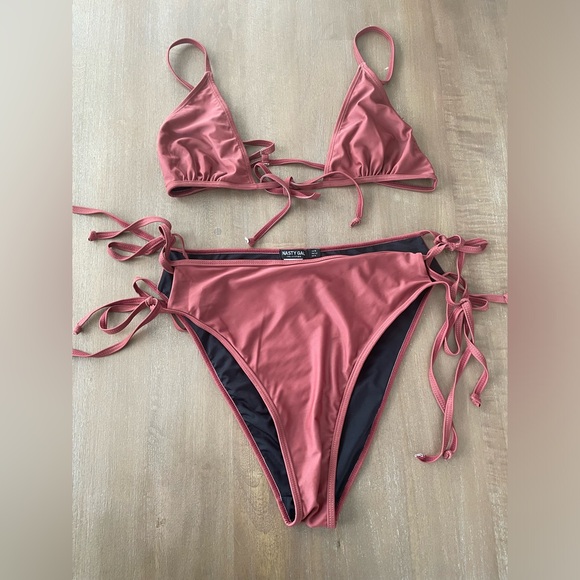 Nasty Gal String Bikini Set in Rust Size 10 - Picture 3 of 7